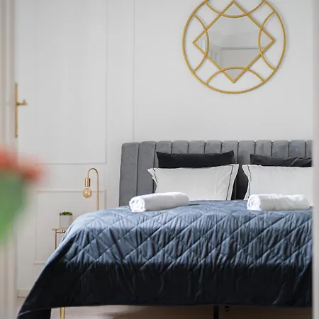 Luxury By Castle District, Free Parking Apartment
