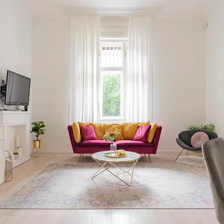 Luxury By Castle District, Free Parking