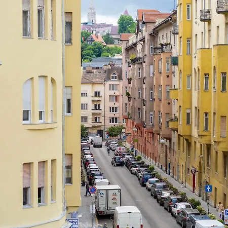 Lägenhet Luxury By Castle District, Free Parking