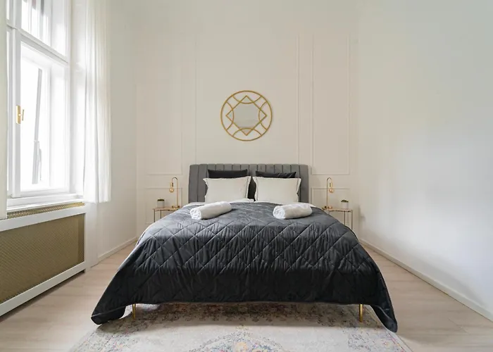 Luxury By Castle District, Free Public Parking Nearby *