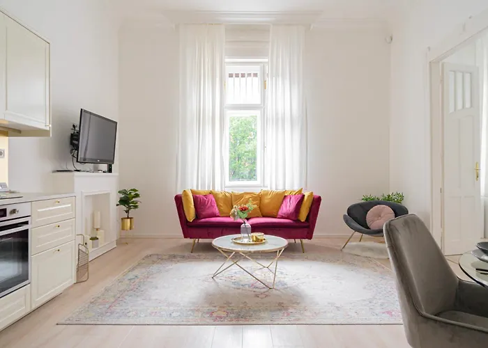 Luxury By Castle District, Free Public Parking Nearby