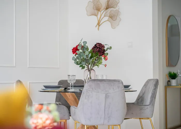 Luxury By Castle District, Free Public Parking Nearby *