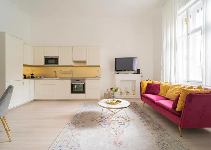 Luxury By Castle District, Free Public Parking Nearby דירה